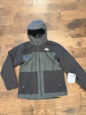 VGUC The North Face Freedom Triclimate Jacket Boys, XL (14/16)